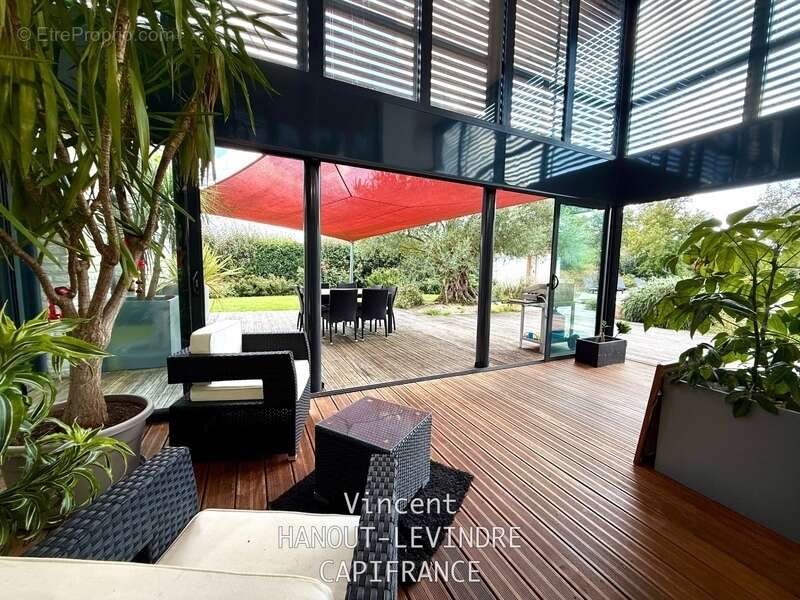 Maison à vendre 9 pièces BAZOGES EN PAILLERS (85) - photo 18
