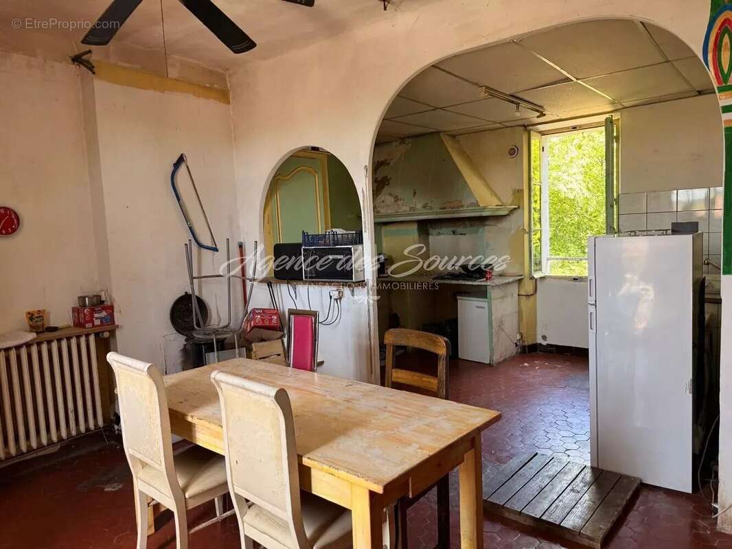 Appartement à VARAGES