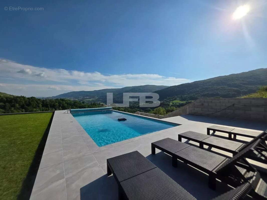 Maison à CREMPIGNY-BONNEGUETE