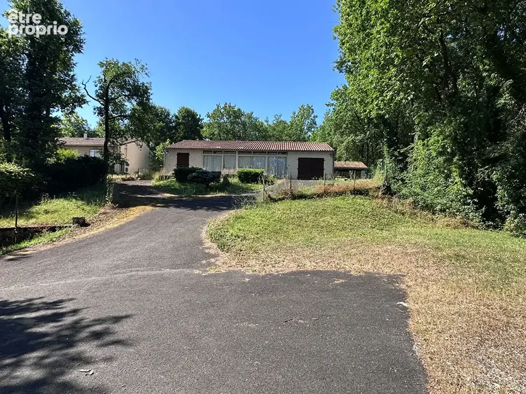 Maison de plain pied 5 pièces - piscine  et jardin  à La Couronne - photo 10