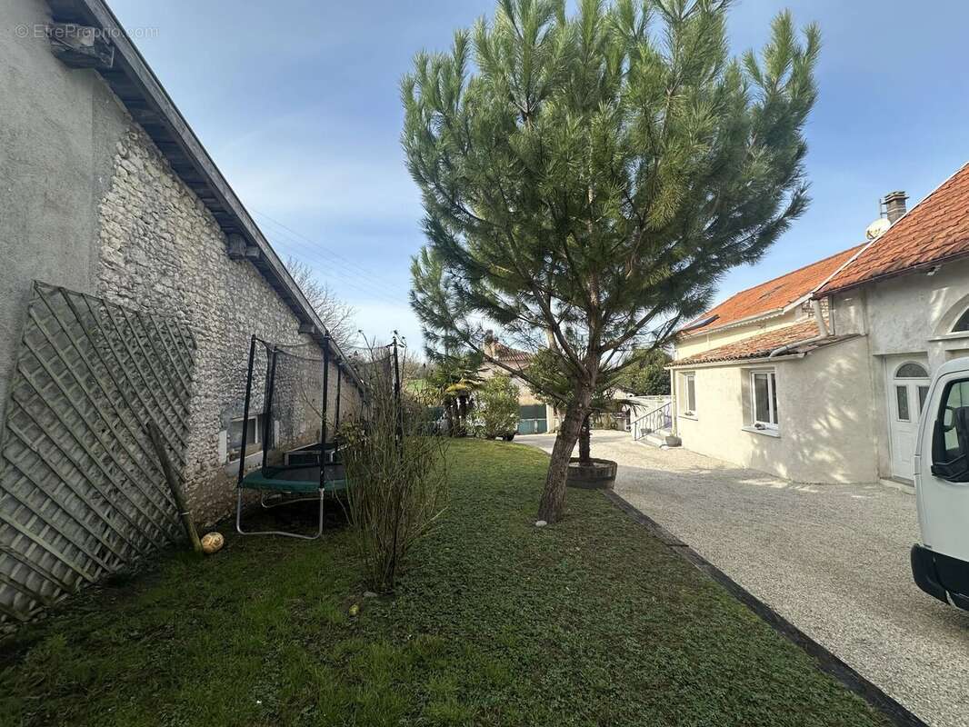 Maison à SAINT-BONNET