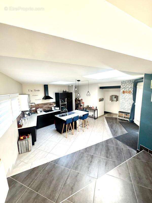 Maison à MINIAC-MORVAN