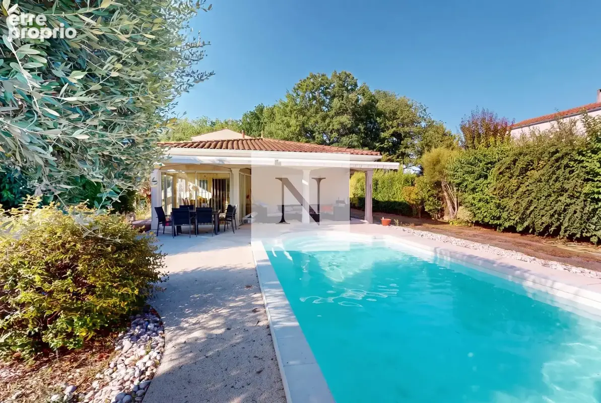 Photo Maison à Saintes au prix de 425 000€