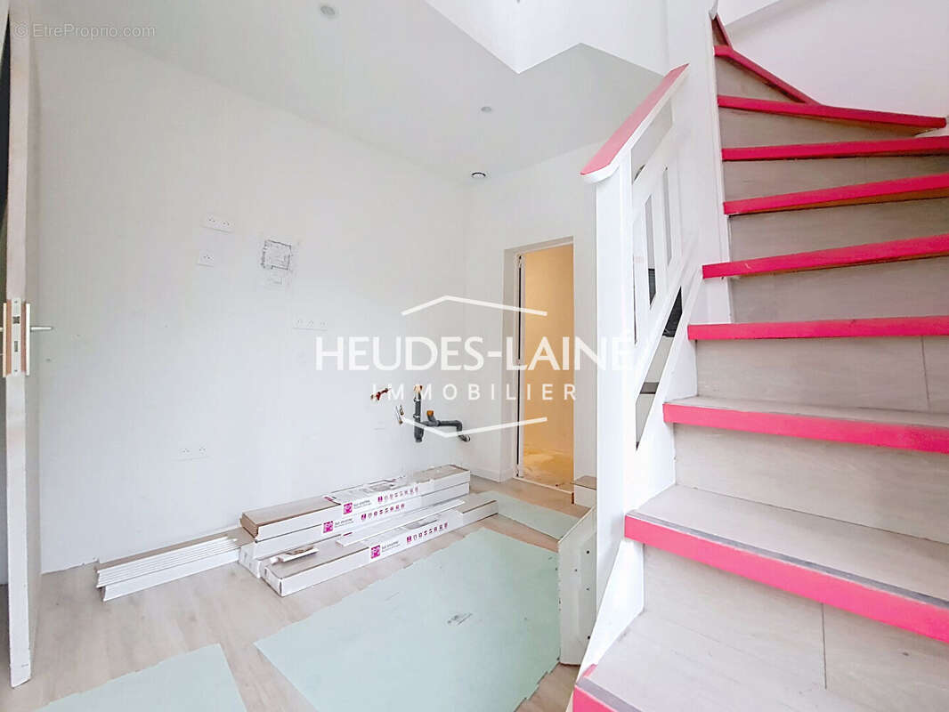 Propriété à vendre - spacieuse maison principale et appartement indépendant - SAINT HILAIRE DU HARCOUET - 50600 - photo 11