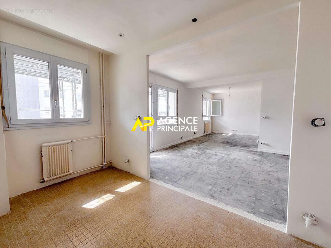 Appartement à SARTROUVILLE