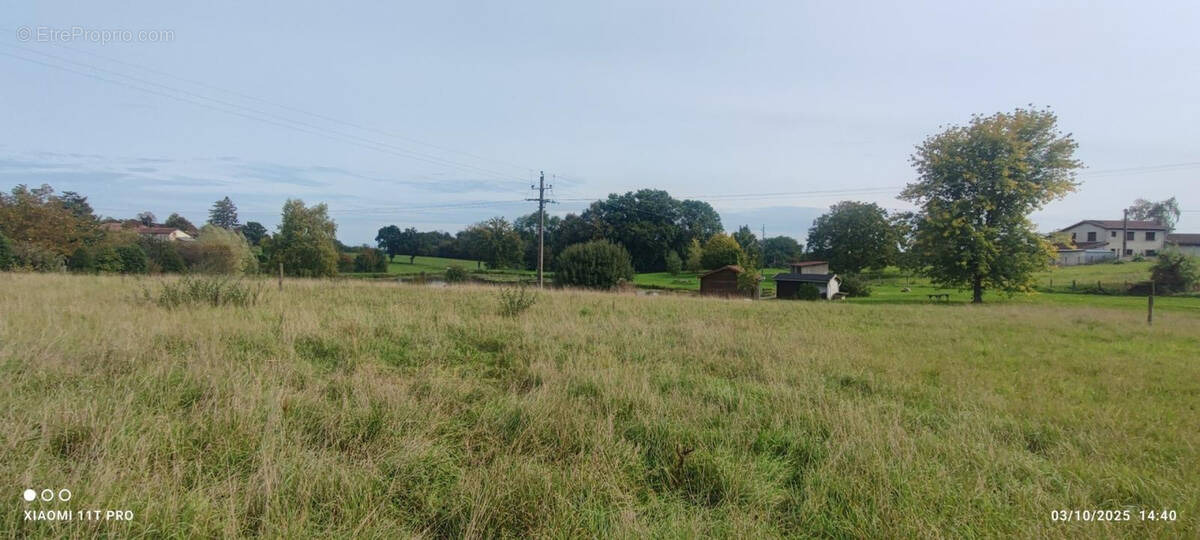 Terrain à CHANOZ-CHATENAY