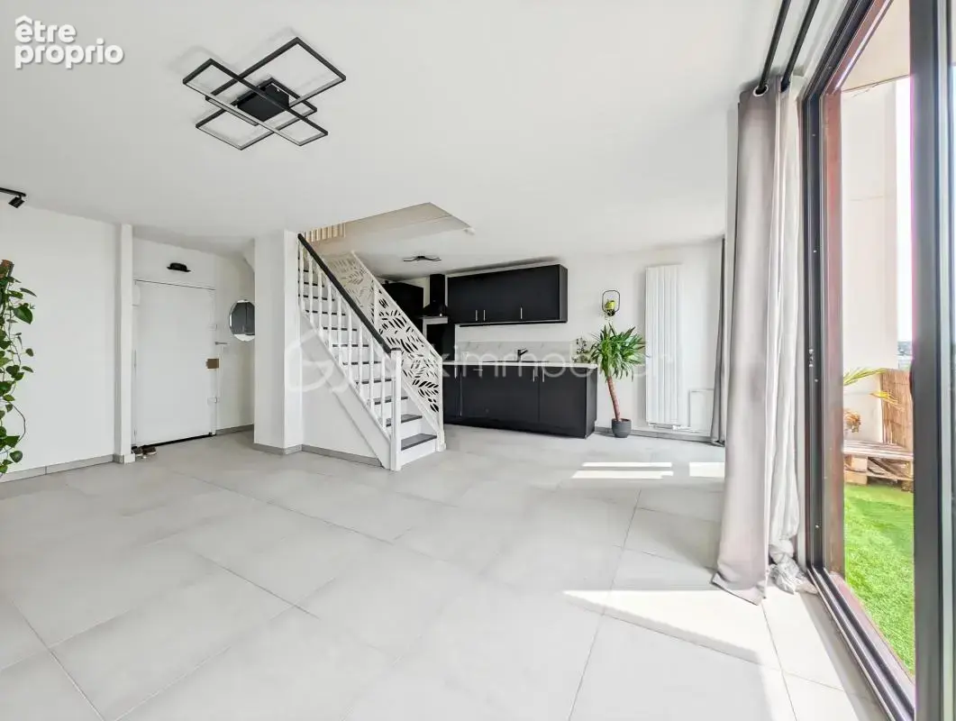 Superbe duplex champigny centre proche futur metro 15 avec parking balcon et cave - photo 5