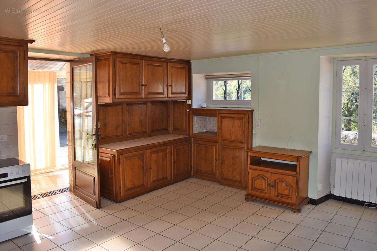 Maison à SAINT-AMAND-DE-COLY