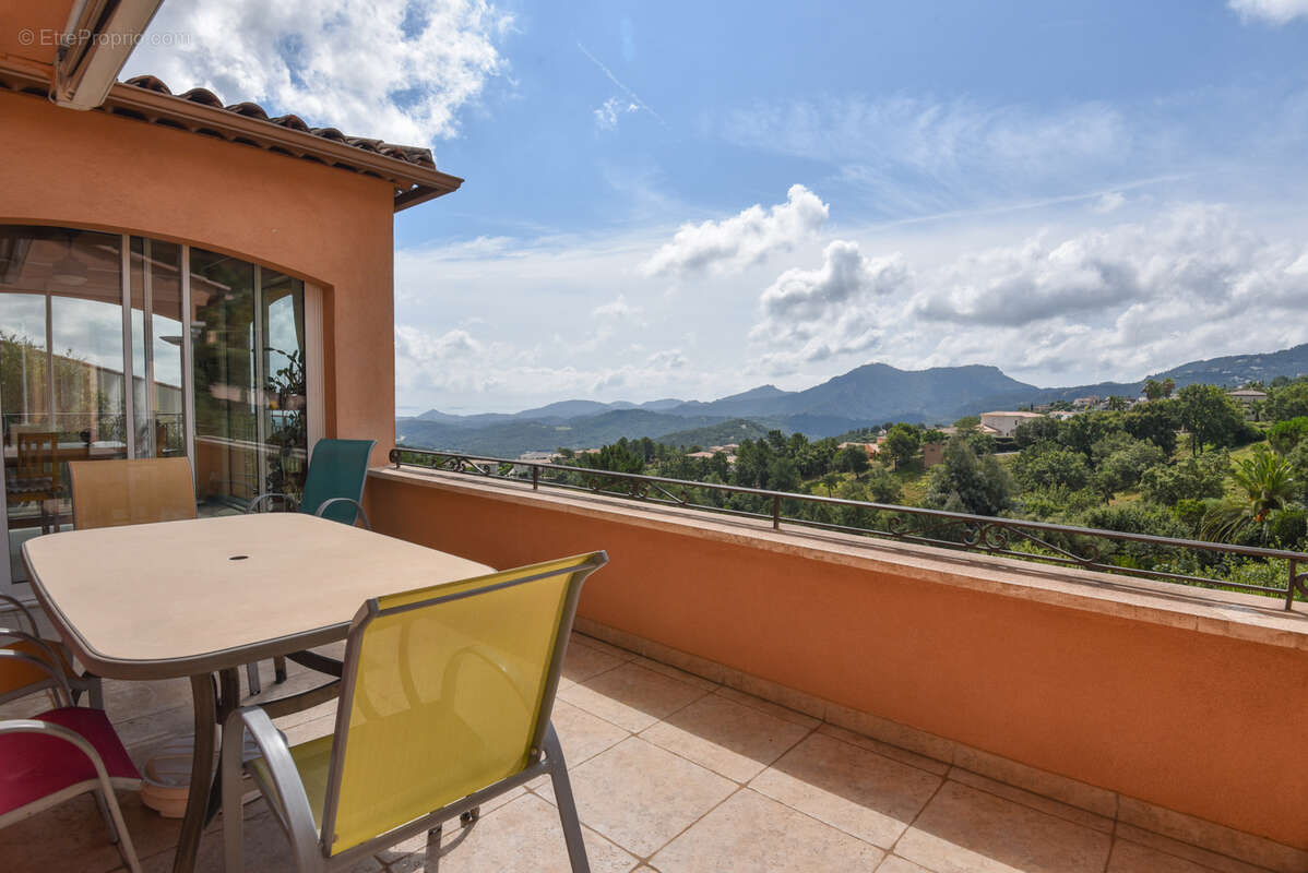Maison à LES ADRETS-DE-L'ESTEREL