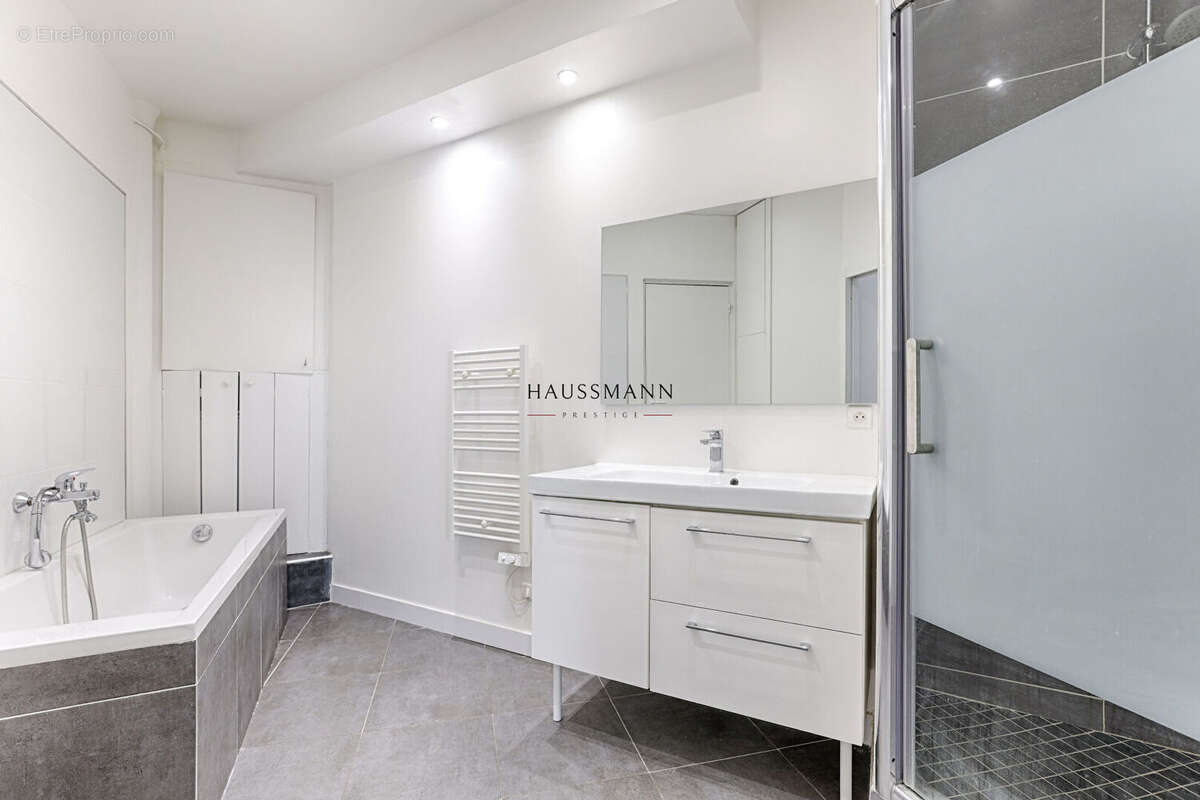 Appartement à PARIS-3E