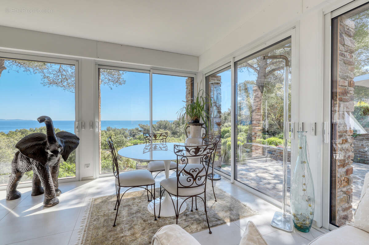 Maison à BORMES-LES-MIMOSAS