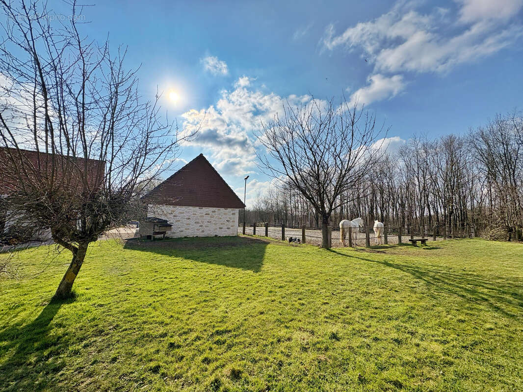 Maison à LONGUEVILLE