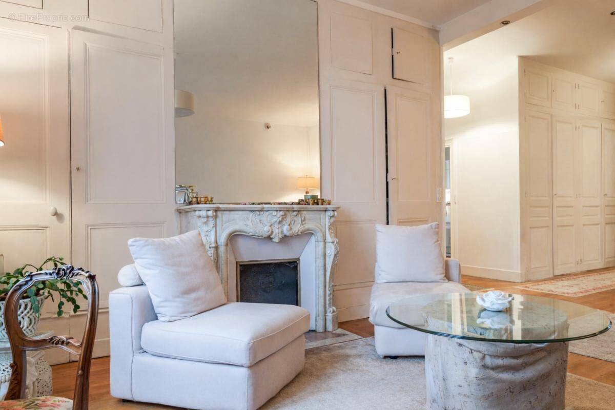 Appartement à SAINT-CYR-SUR-LOIRE