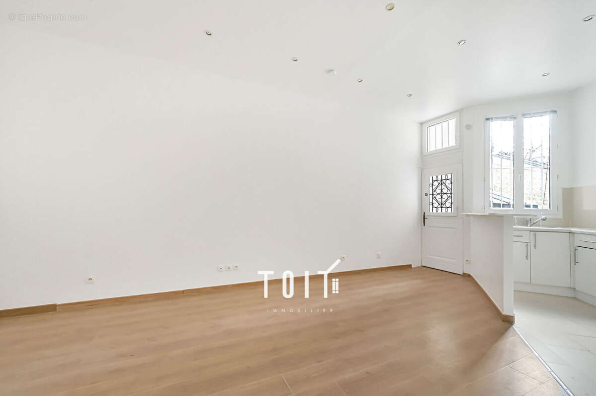 Appartement à PARIS-14E