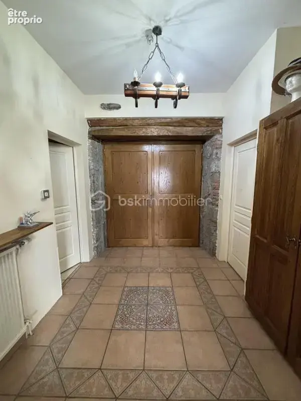 À découvrir sur la commune de Sainte-Hélène-du-Lac, entre Grenoble, Albertville et Chambéry une maison de 272m² F7 - photo 6