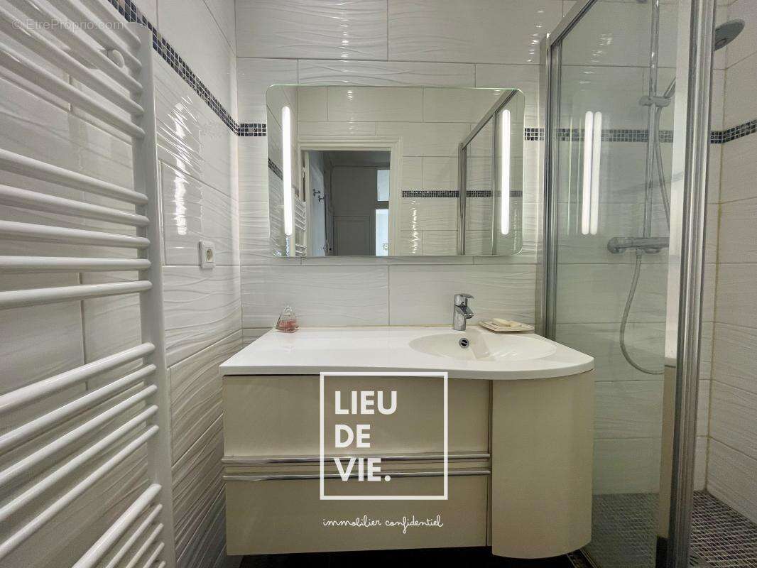 Appartement à PARIS-15E