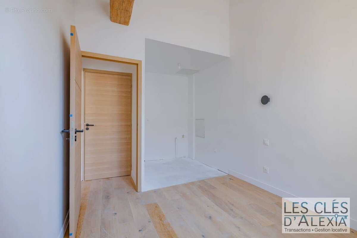 Appartement à SAINT-GENIS-LAVAL
