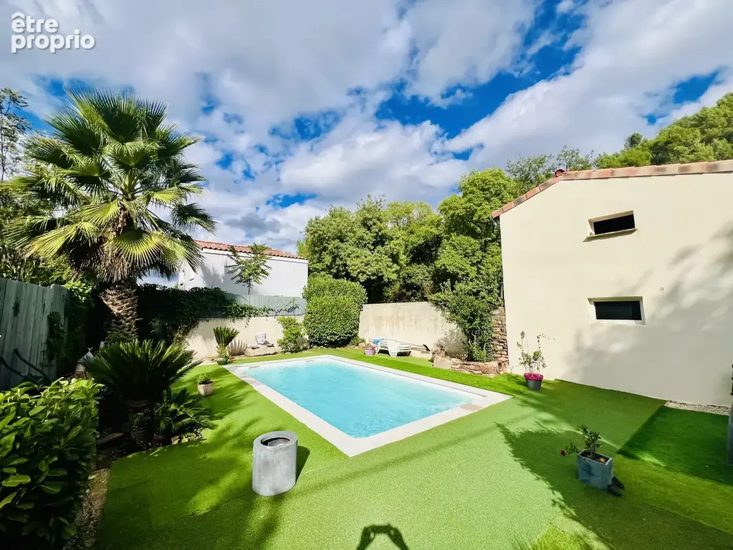 Maison R+1 de 178m2 avec studio et piscine sur un terrain de 562m2 - photo 2