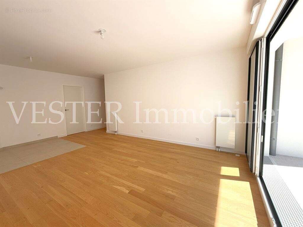 Appartement à SURESNES