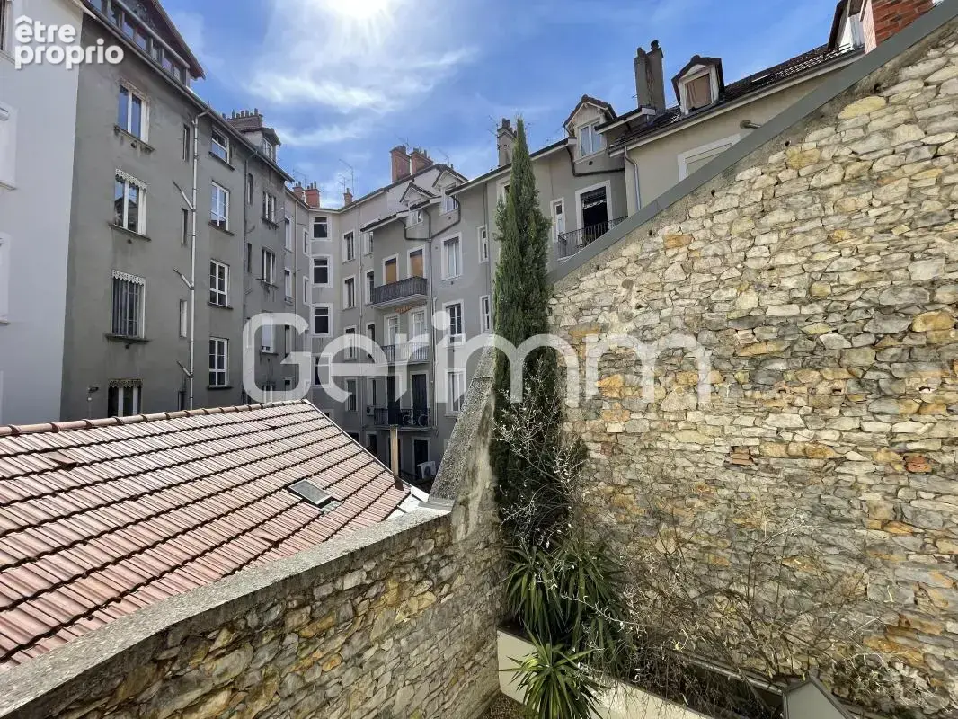 Vente - Appartement - 4 pièces + cuisine - 90 m² - 339 000 € - - photo 4
