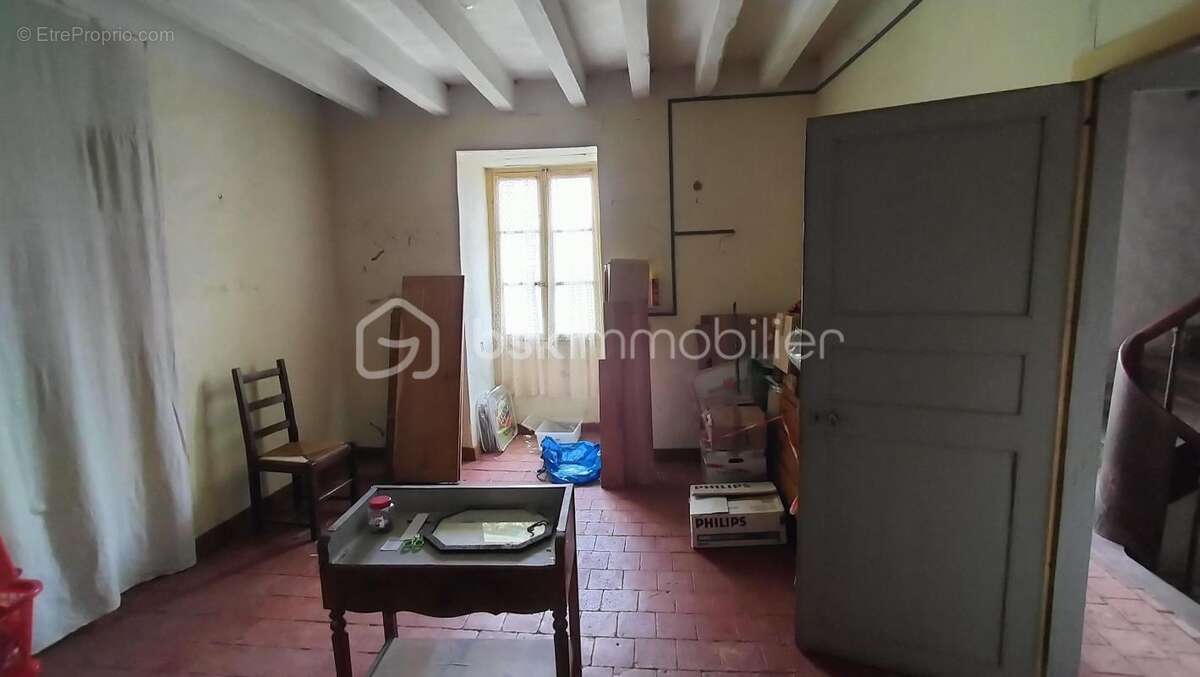 Maison à CHENEHUTTE-TREVES-CUNAULT