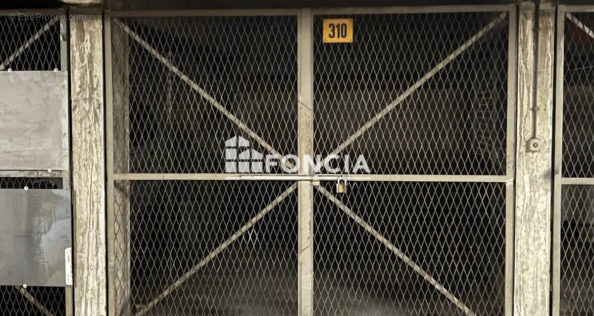 Parking à PARIS-13E