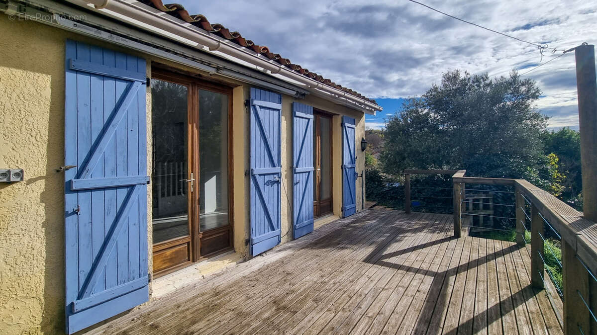 Balcon - Maison à VILLARZEL-DU-RAZES