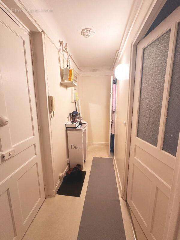 Appartement à COURBEVOIE