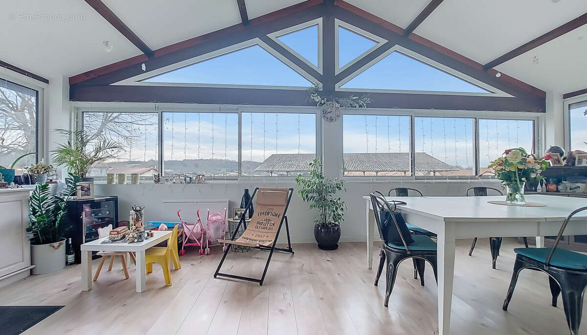 Appartement à HEYRIEUX