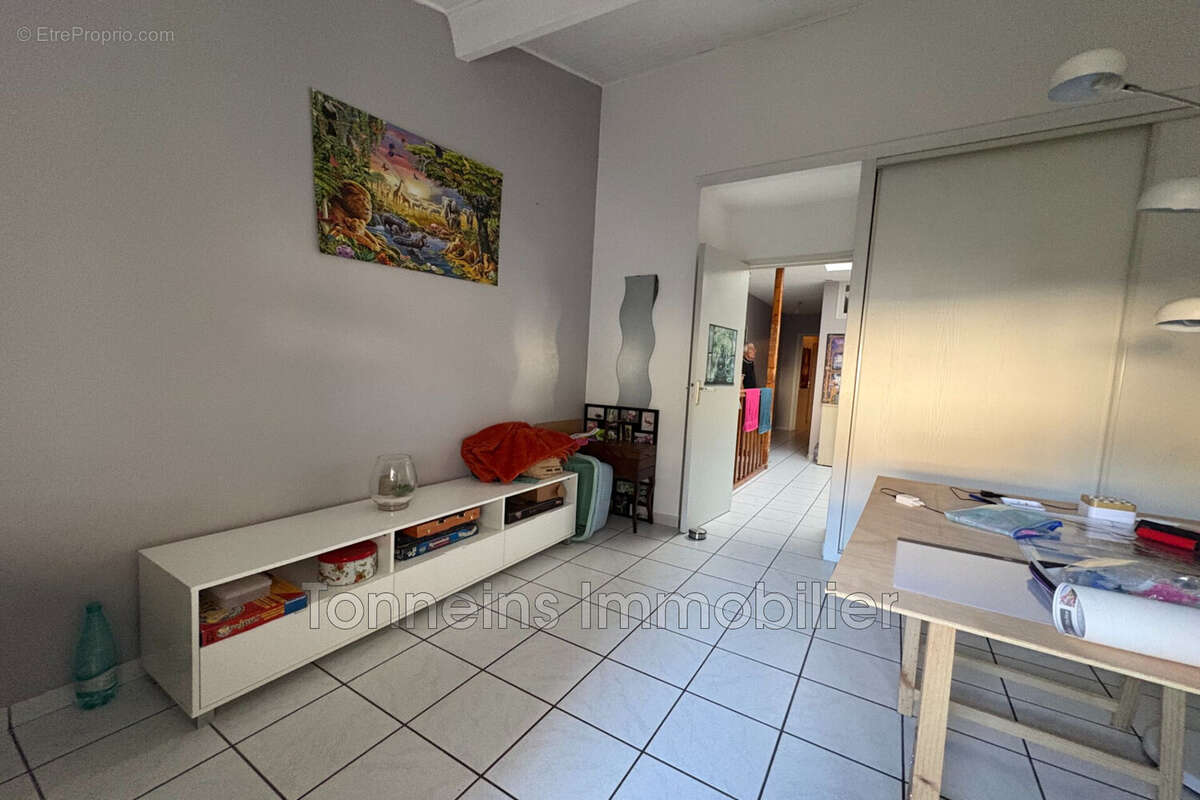 Maison 327 m² à Tonneins  - photo 6