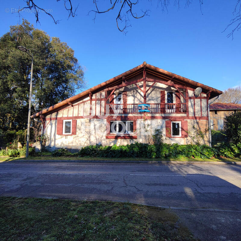 Maison à GRENADE-SUR-L&#039;ADOUR