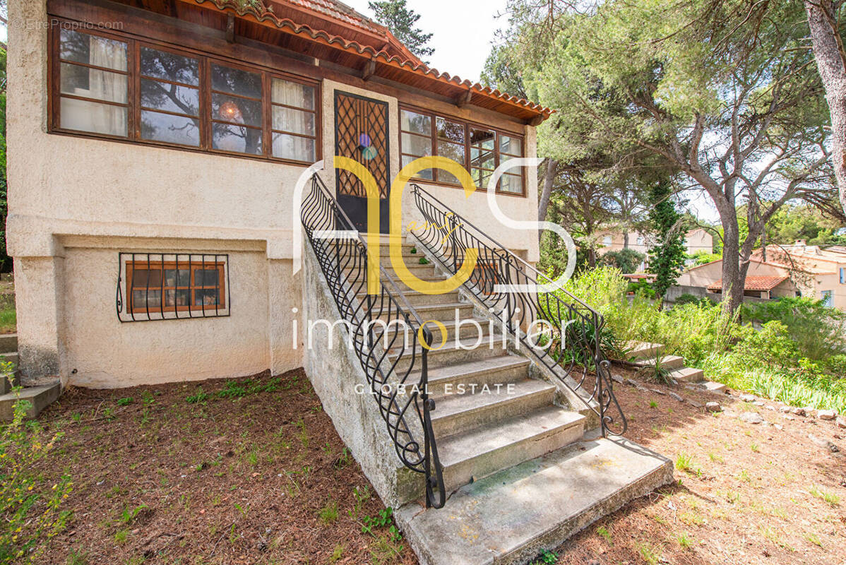 Maison à ENSUES-LA-REDONNE