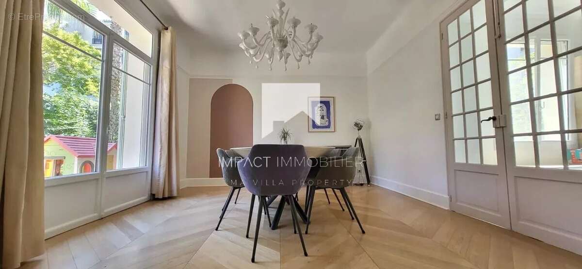 Maison à HYERES