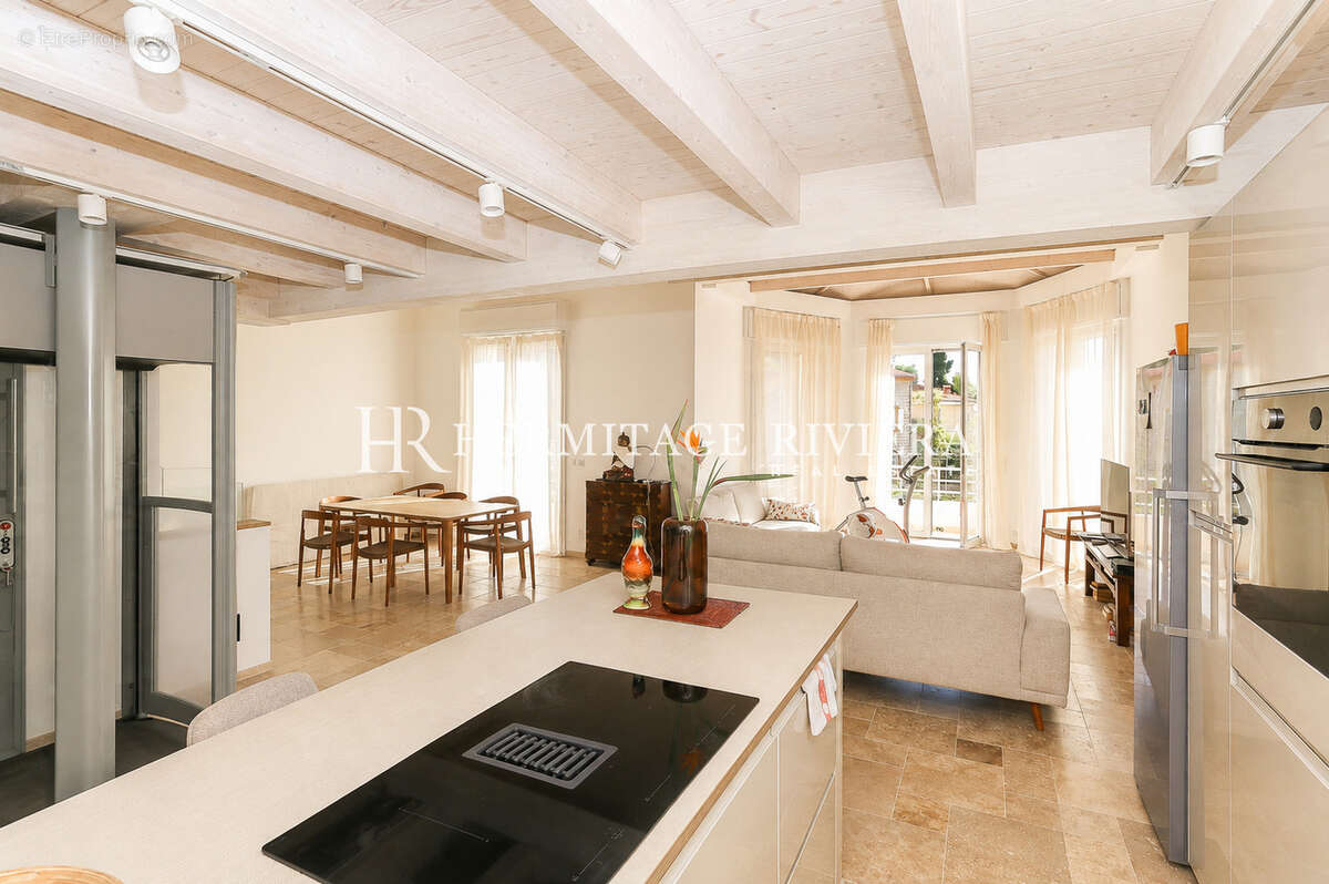 Maison 180 m² à Villefranche-Sur-Mer  - photo 6
