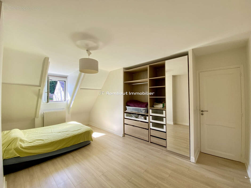 Maison à LA CELLE-SAINT-CLOUD