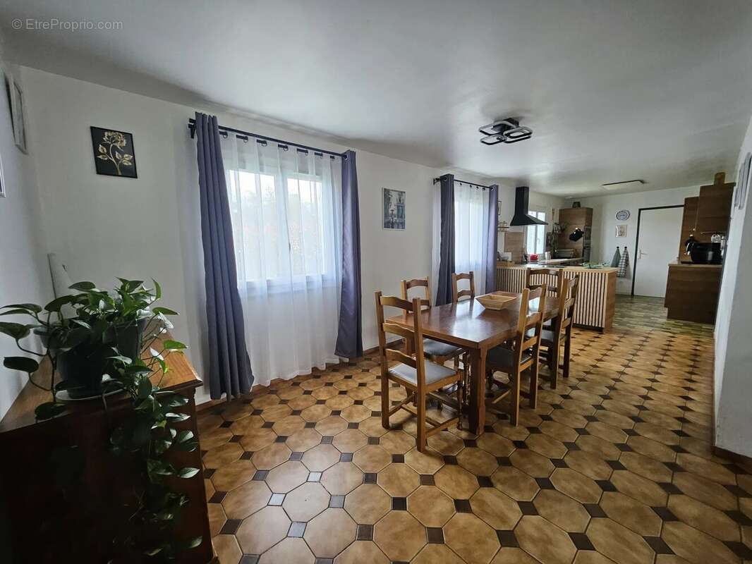 Maison à VAL-DE-REUIL