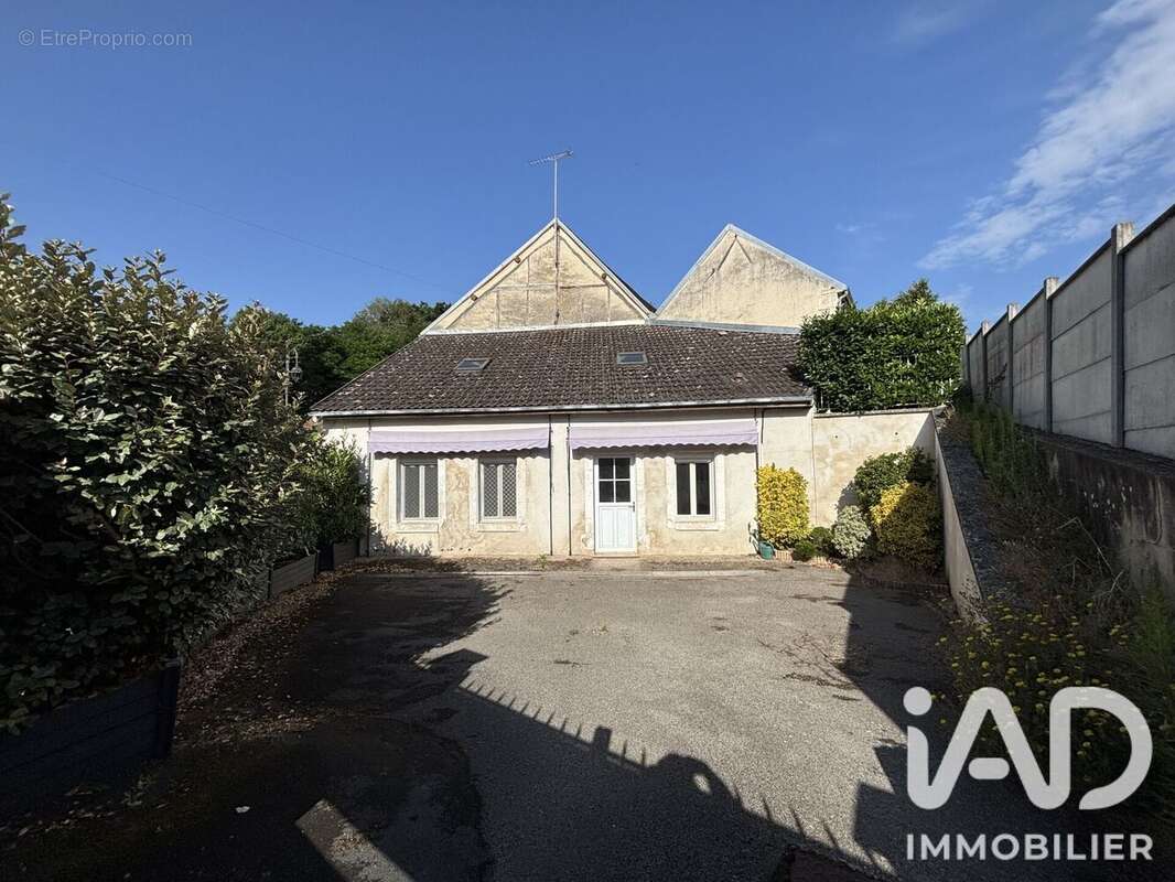 Maison 103 m² à Villefargeau  - photo 4