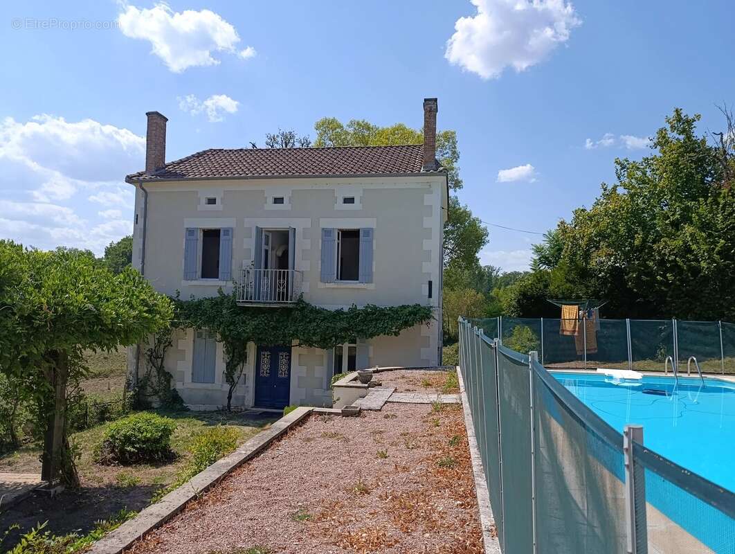 Maison à TOCANE-SAINT-APRE