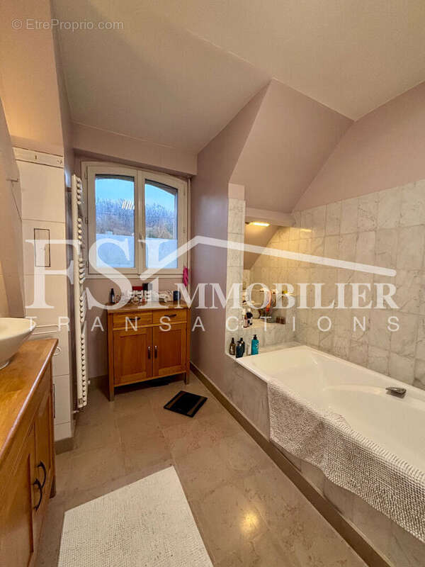 Maison à SAINT-LEU-LA-FORET