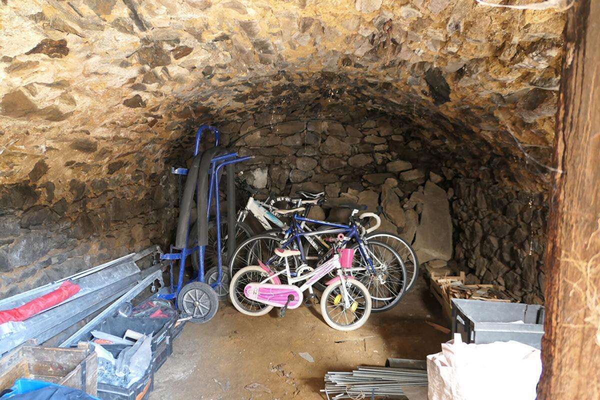 Maison à SAINT-ROMAIN-EN-JAREZ