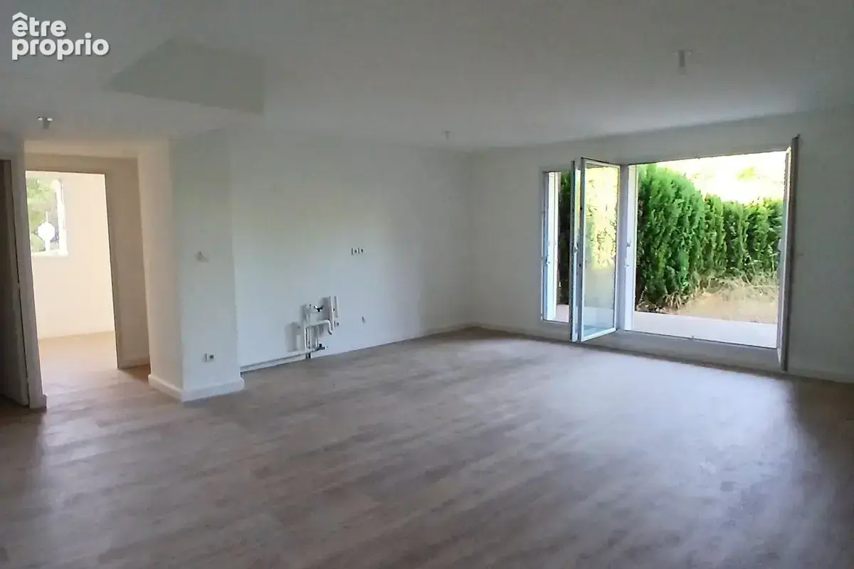 T5 E02660029L - Dans petite copropriété spacieux T5 de 98m² avec jardin de 93m² proche calanques - photo 3