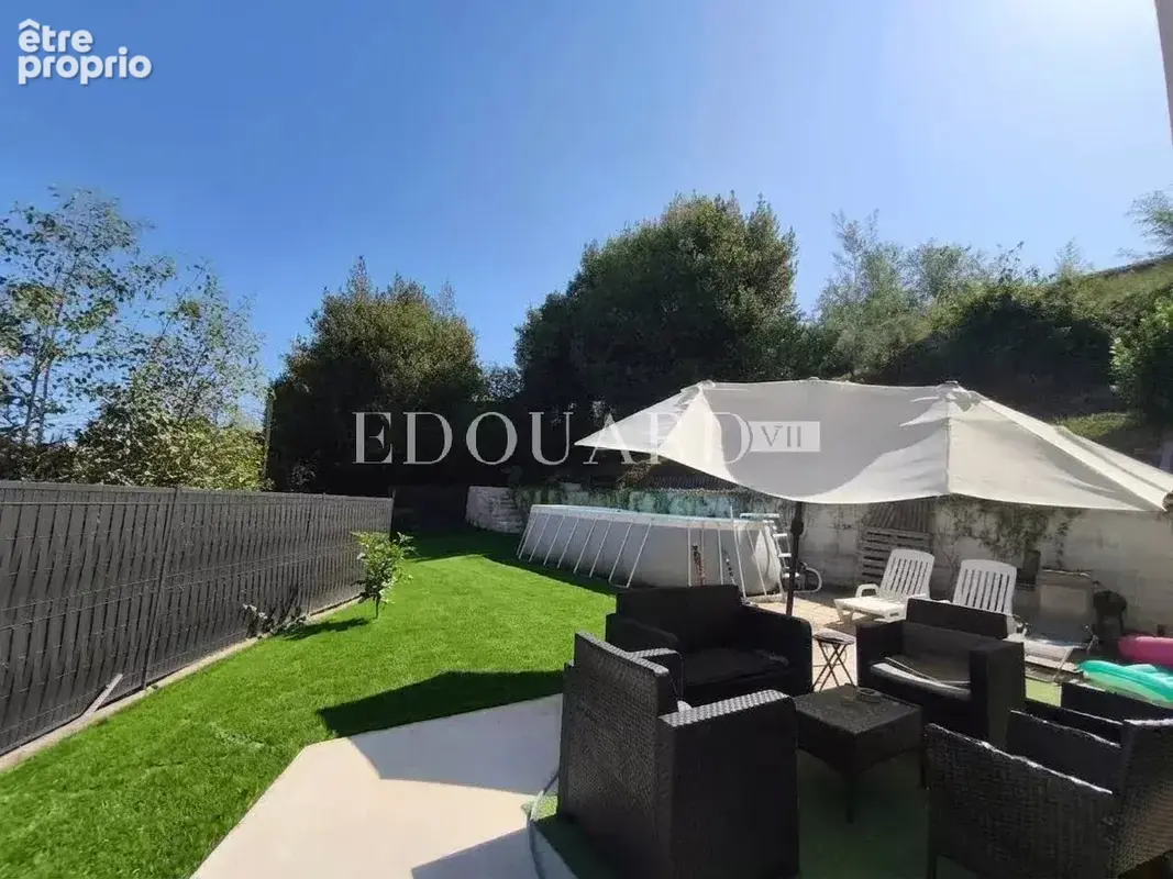 Maison individuelle récente à vendre, construite sur 1.200 m² de terrain plat, avec piscine hors sol et garage de 30m2 attenant  - photo 3