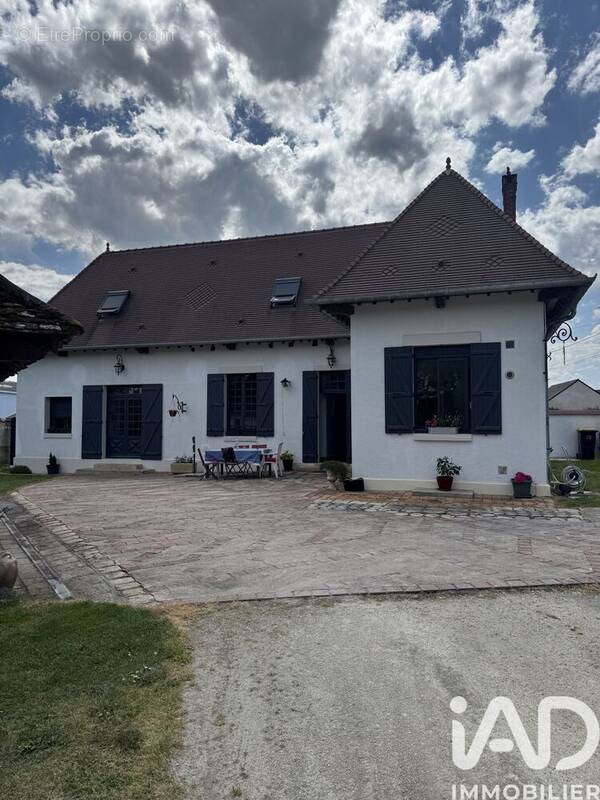 Photo 1 - Maison à BOURGES