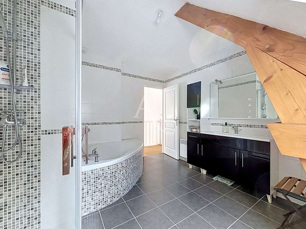 Pruillé : Maison de 155 m² parfaitement entretenue dans un quartier calme - photo 14