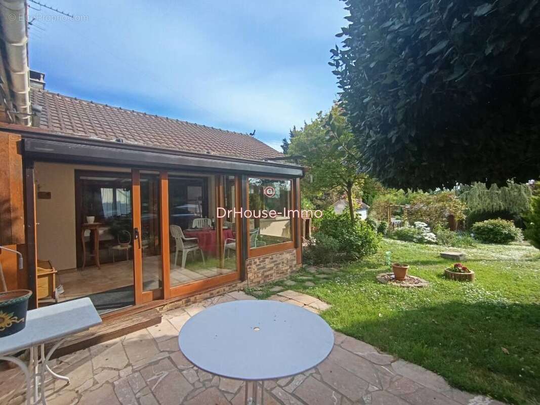 Maison à VAUX-SUR-SEINE