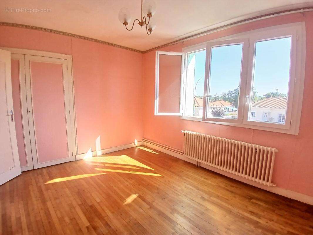 Maison lumineuse 4 chambres avec terrain clos et arboré - photo 10