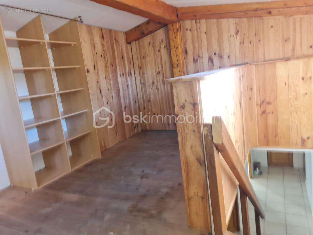 Maison à LA ROQUETTE-SUR-SIAGNE