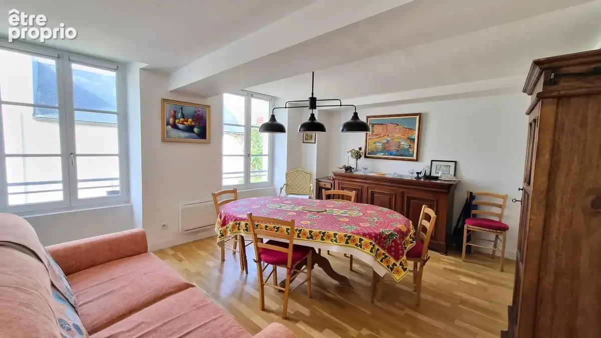 Centre ville, T2, 50 m², 1er étage, parking privé, bon état - photo 5