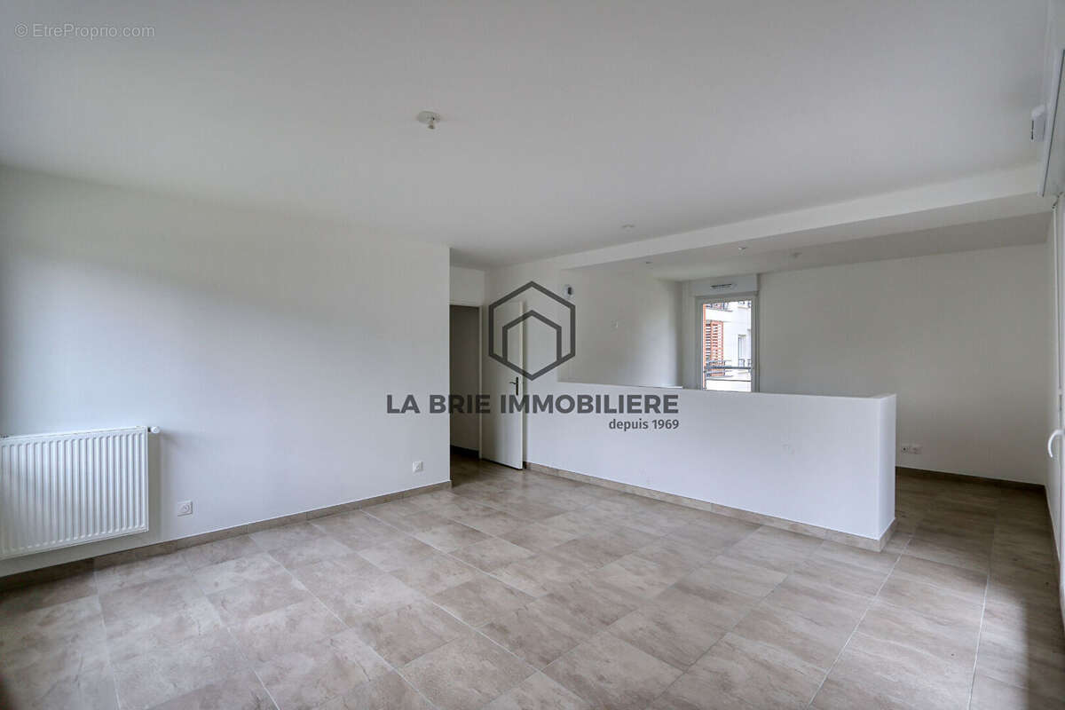 Appartement à EMERAINVILLE