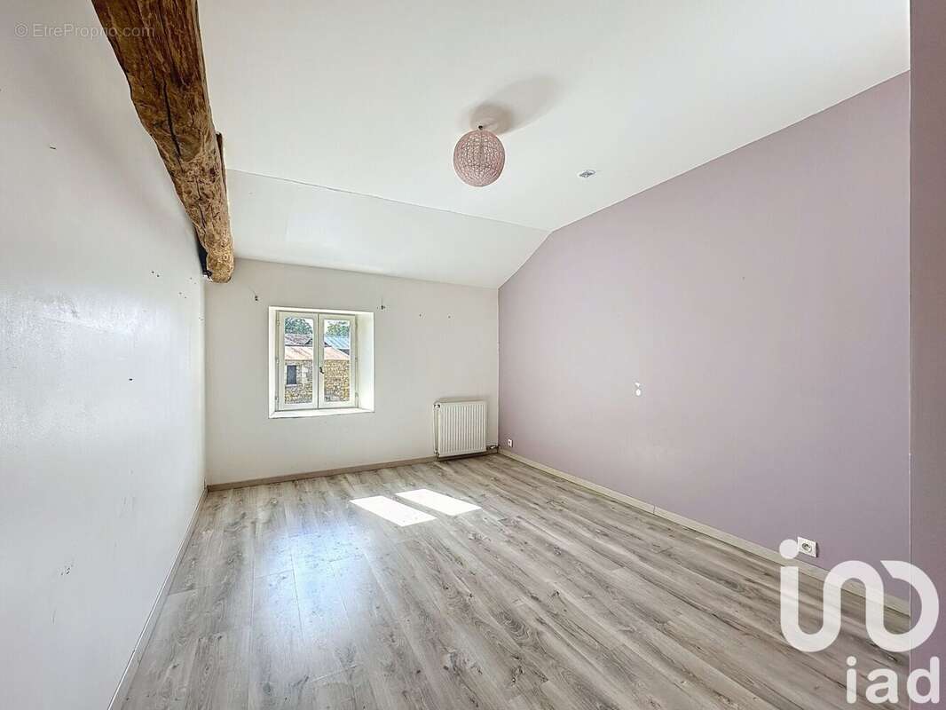 Maison 179 m² à Maille  - photo 9